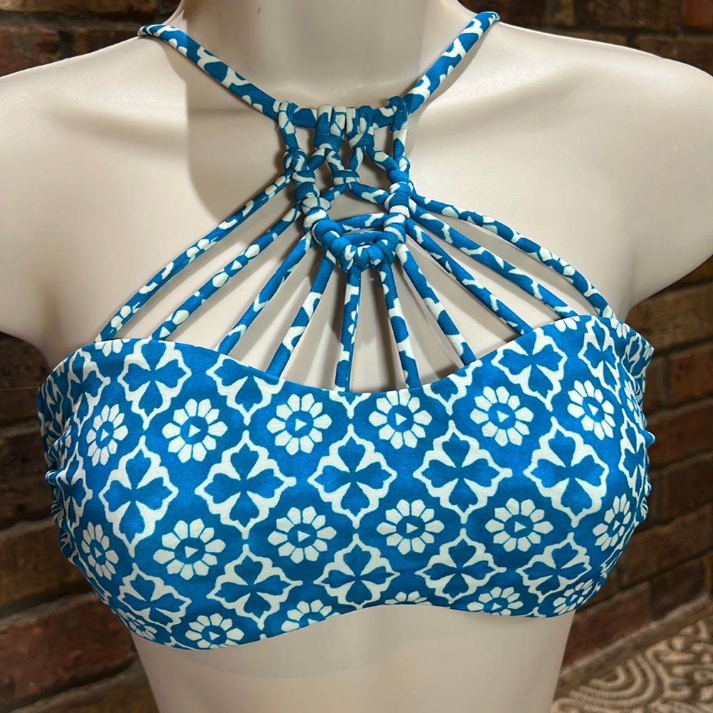 Tori Praver bikini top - Picture 1 of 5